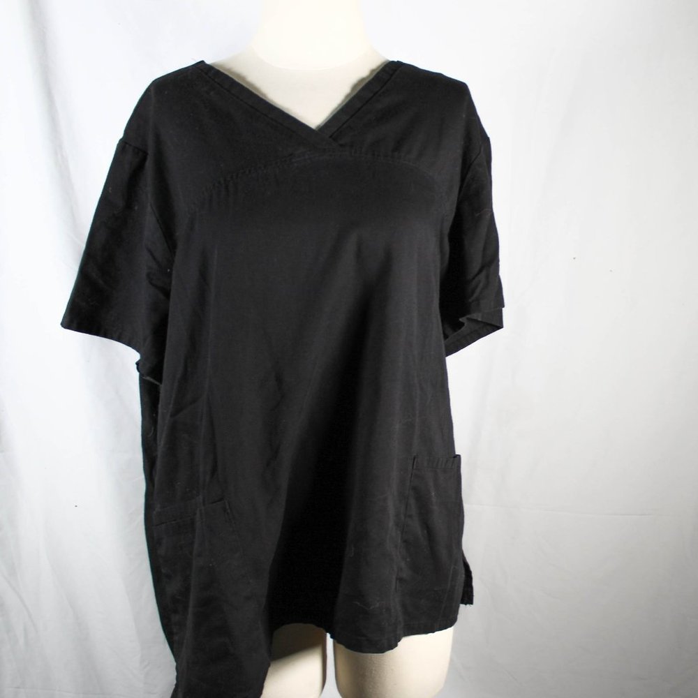 Black Front Pocket Nurse Vet Medical Scrub Top